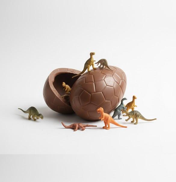 🥚✨ ¡El clásico que nunca falla… pero con sorpresa dentro!

En Xocomon seguimos haciendo nuestro huevo de siempre 🍫, pero ahora lo puedes encontrar relleno de divertidos animales de la granja 🐄🐖🐑 o de increíbles dinosaurios 🦖🦕.

Una opción perfecta para sorprender a los peques (¡y no tan peques!) con chocolate delicioso y figuras que les encantarán.

🌐 Ya disponible en nuestra web www.xocomon.com
🚫 Como siempre, ¡100% sin trazas, chocolate negro sin💙 alérgenos! 
💚 chocolate con leche contiene leche y soja.

Porque todos merecen disfrutar del mejor chocolate sin preocupaciones ✨

#Xocomon #SinAlergenos #ChocolateParaTodos #HuevosDePascua #DiversionSegura #huevodinosaurio