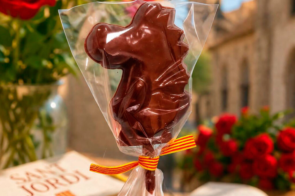 Romantic Sant Jordi collection by Xocomon featuring hearts, dragons, teddy bears and artisan chocolate gifts in allergen-free and milk chocolate versions